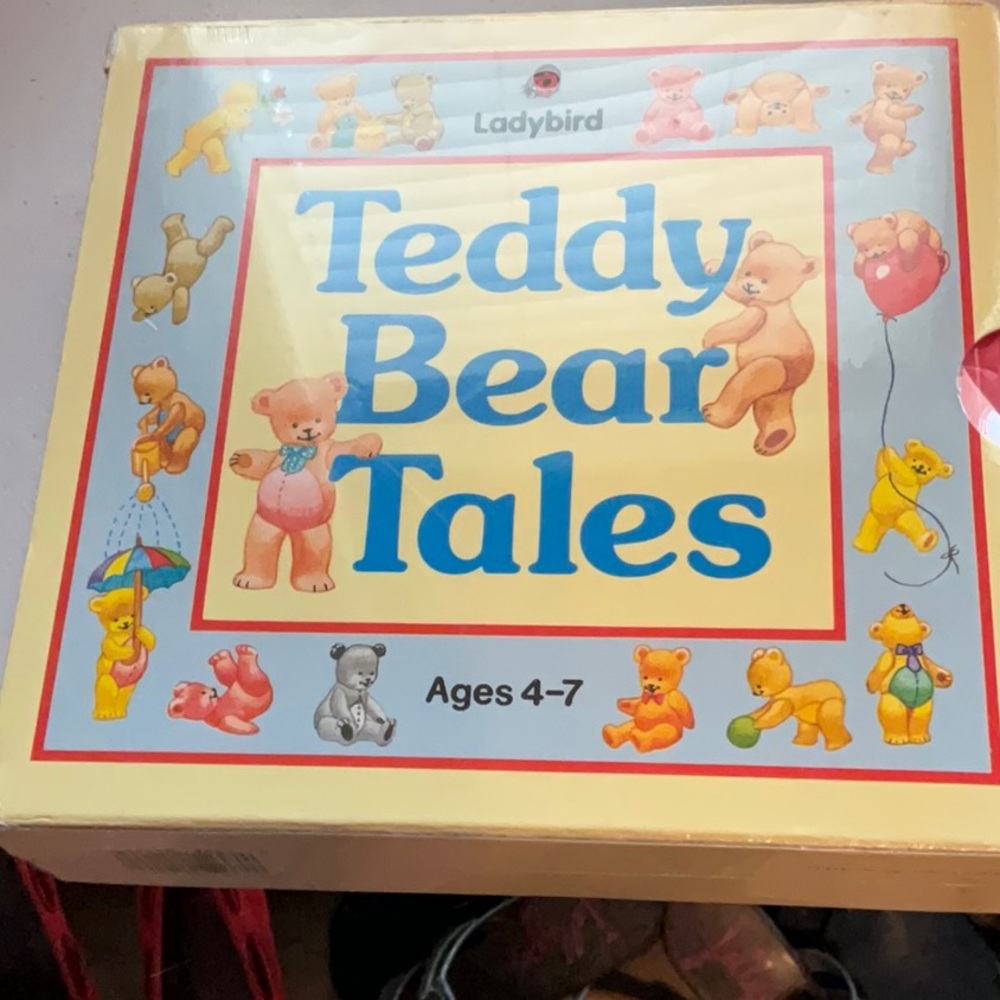 TEDDY BEAR TALES (HARD COVER 1989)